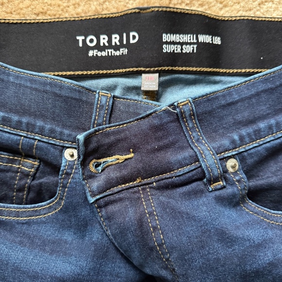 Torrid Bombshell Jeans - Picture 4 of 4